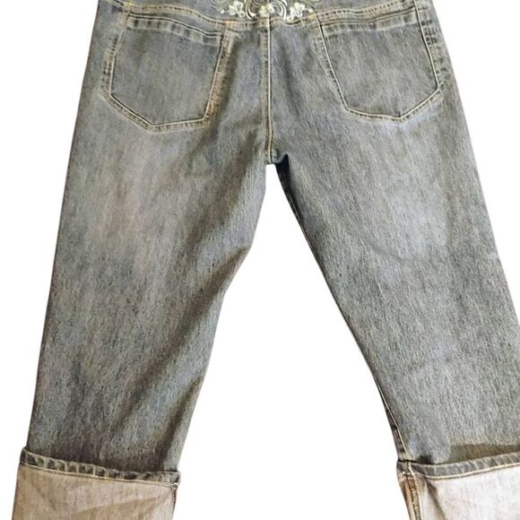 Cosmopolitan Gray Cropped Jeans - Picture 6 of 13